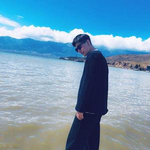 国模女同拉拉图片欣赏
